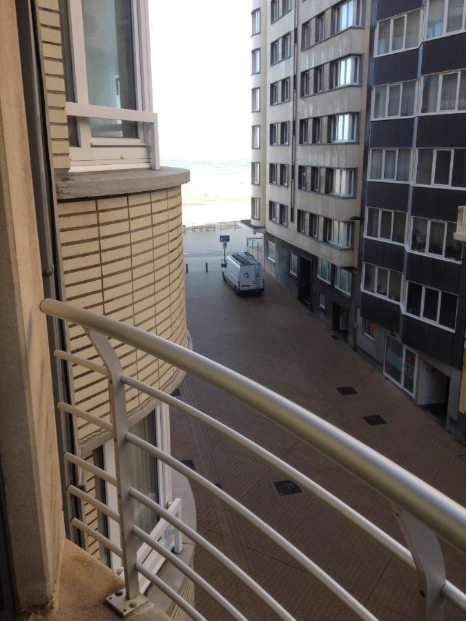 Centraal Gelegen App Met Lateraal Zeezicht Oostende Exterior foto